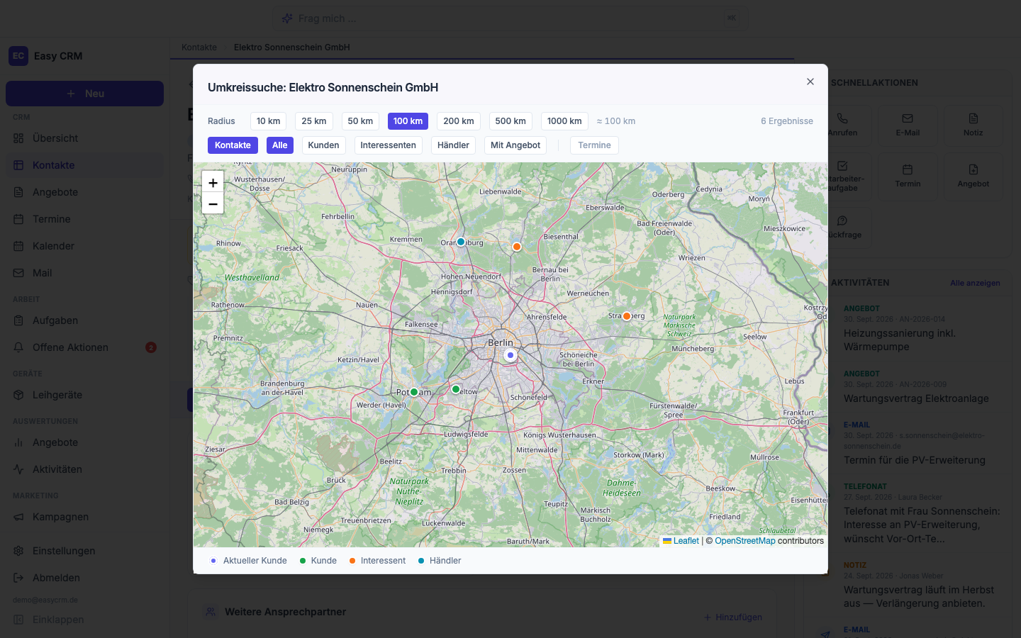 Karte mit 100-km-Umkreis um einen Kunden, mit Kunden, Interessenten und Händlern